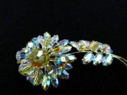 unmarked aurora flower pin a
